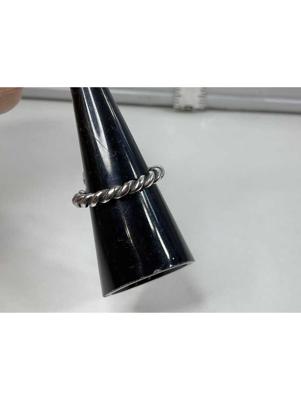 Pandora Elegant Sincerity Twisted Mother Of Pearl Ring Sz 6 Retired - Picture 2 of 6
